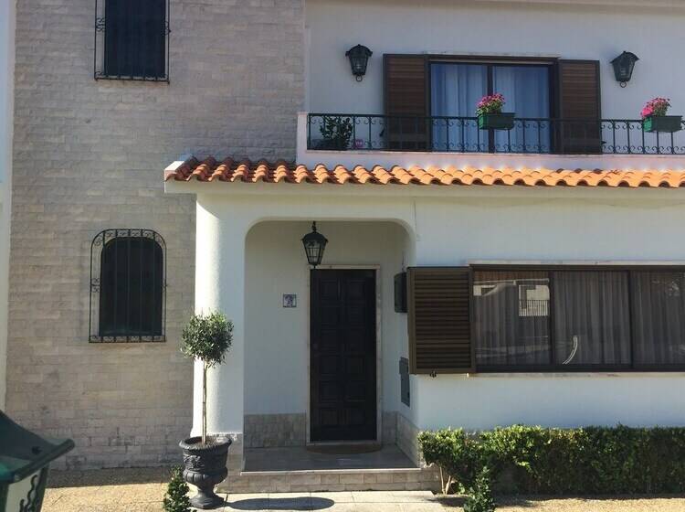 مبيت وإفطار Paradise Suites