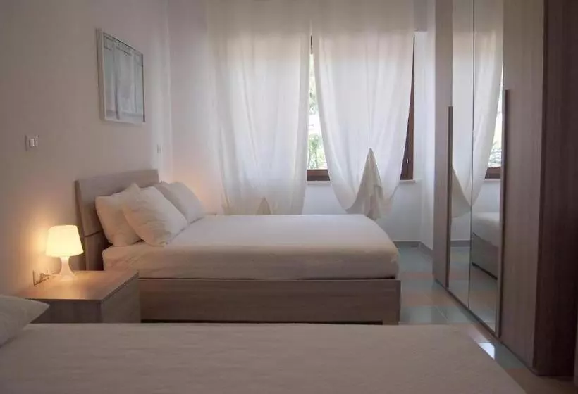 Le Rose Beach & Suites Appartamenti Fronte Mare A Villarosa