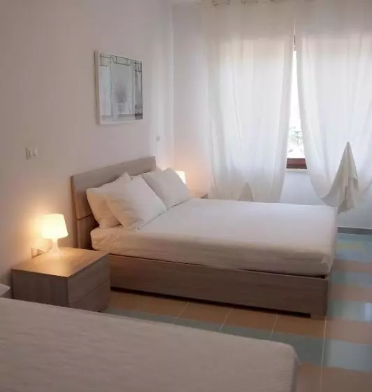 Le Rose Beach & Suites Appartamenti Fronte Mare A Villarosa