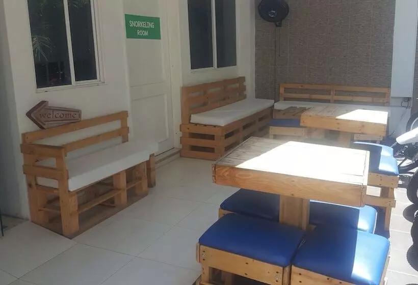 Bike And Dive Hostel