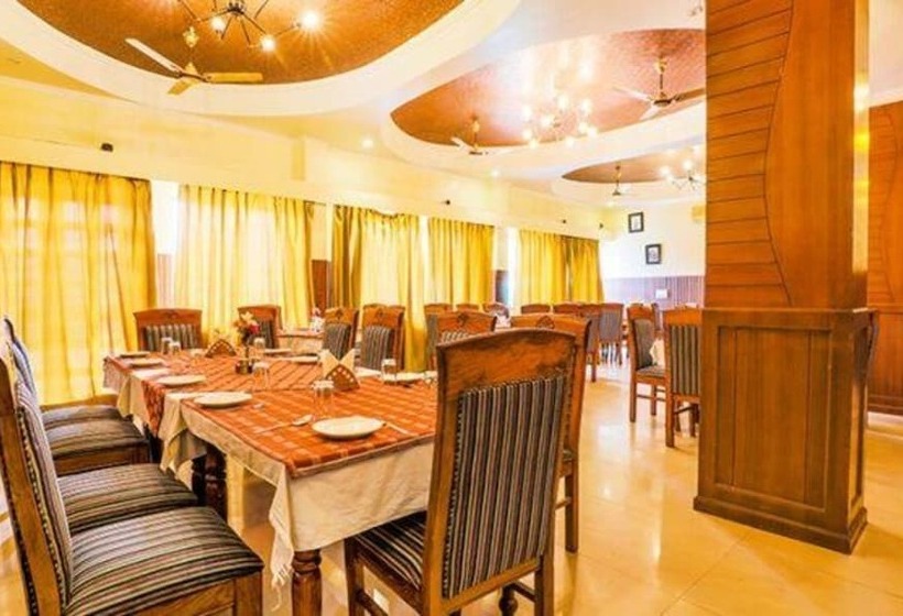 Fabhotel Pramila Inn