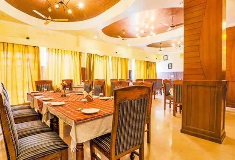 Fabhotel Pramila Inn