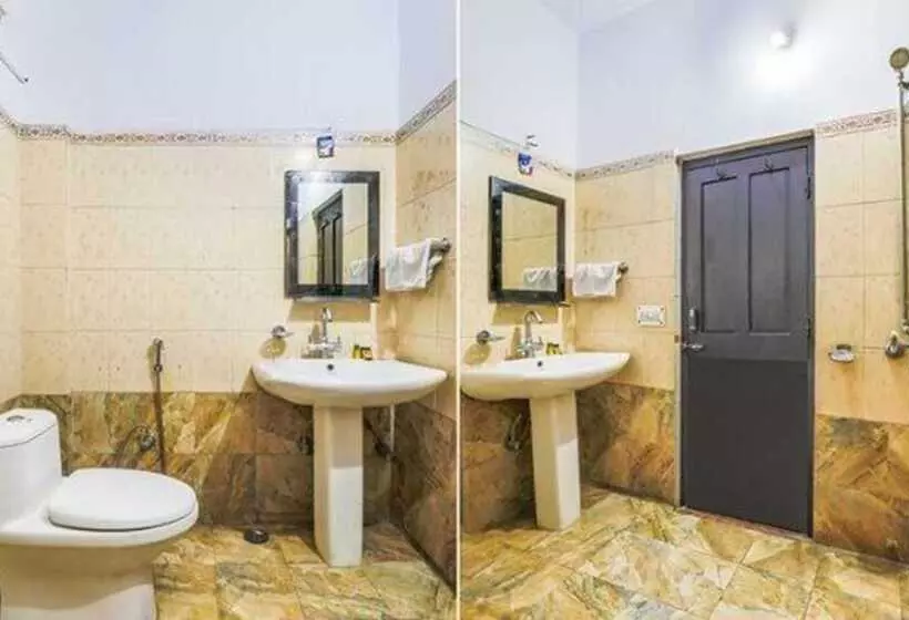 Fabhotel Pramila Inn