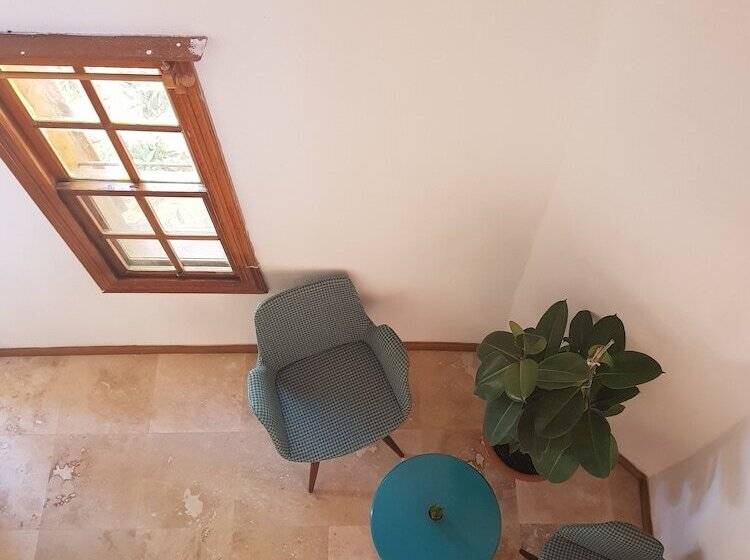 Hotel Room Kite Mansion