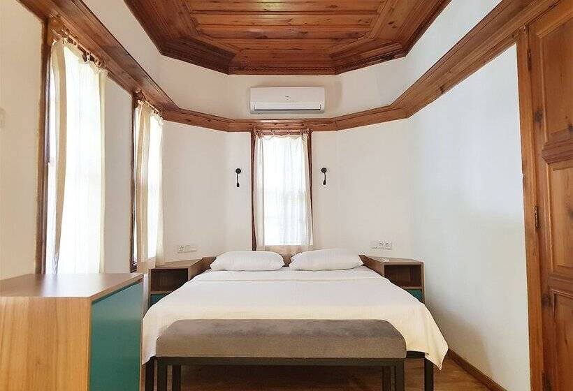 Hotel Room Kite Mansion