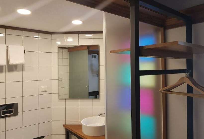 Hotel Room Kite Mansion