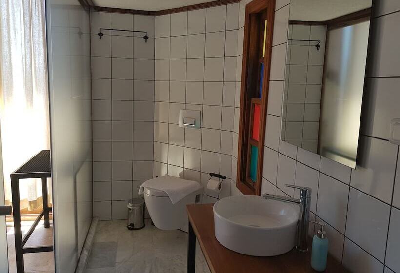 Hotel Room Kite Mansion