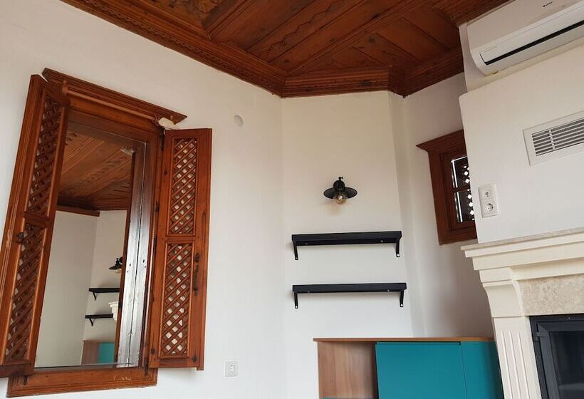 Hotel Room Kite Mansion