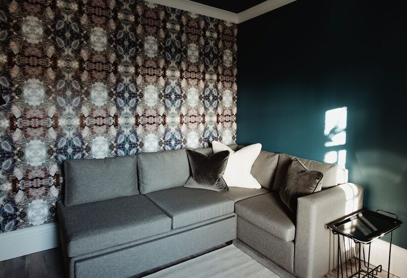 Otel The Bonnie Badger