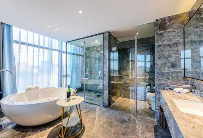 Guilin Gangshe Hotel East&west Alley