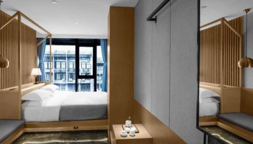 Guilin Gangshe Hotel East&west Alley