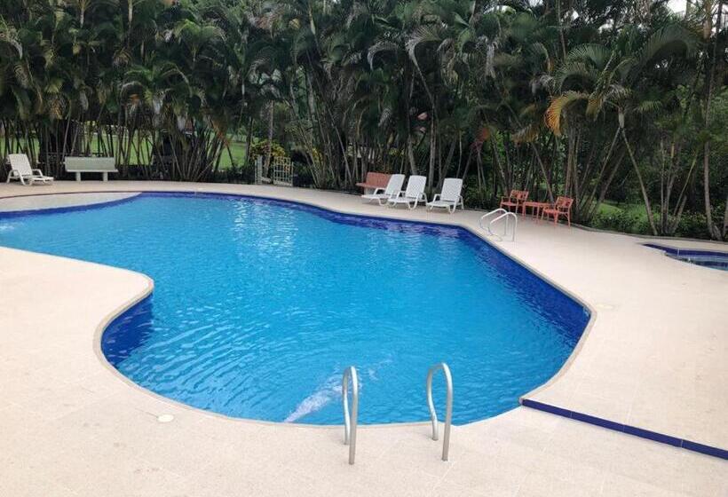 فندق Spa Excalibur