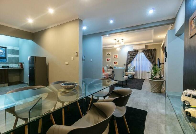 پانسیون Gemstone Suites