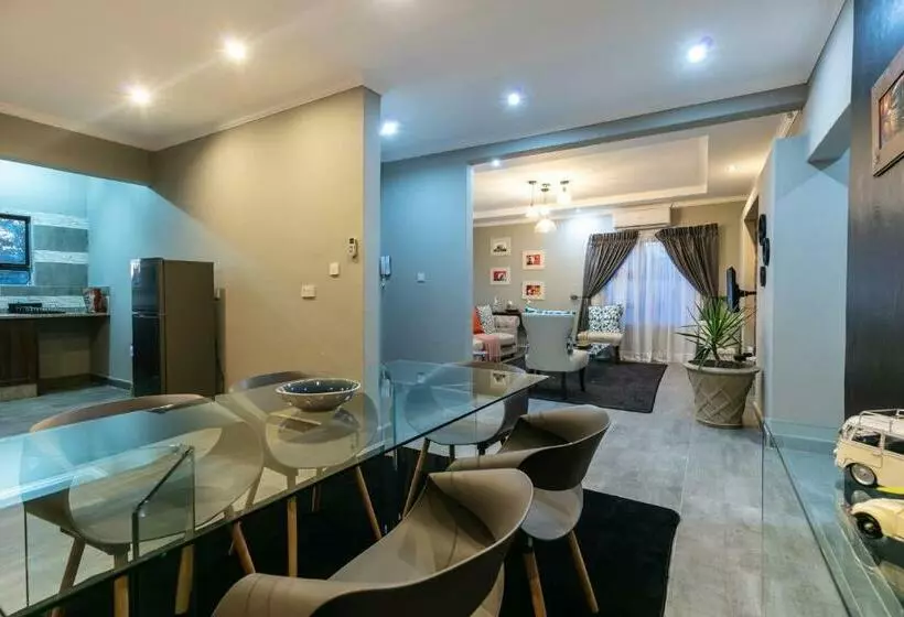 پانسیون Gemstone Suites
