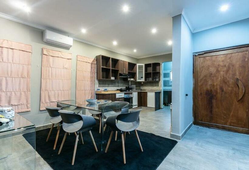 پانسیون Gemstone Suites