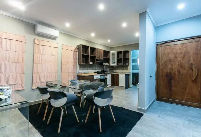 پانسیون Gemstone Suites