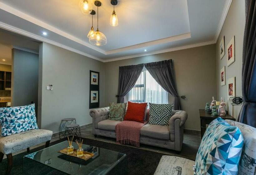 پانسیون Gemstone Suites