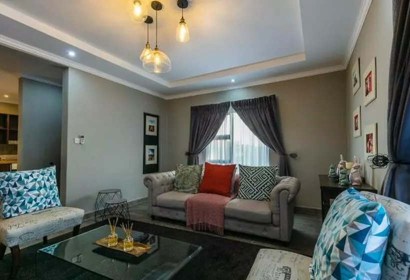 پانسیون Gemstone Suites