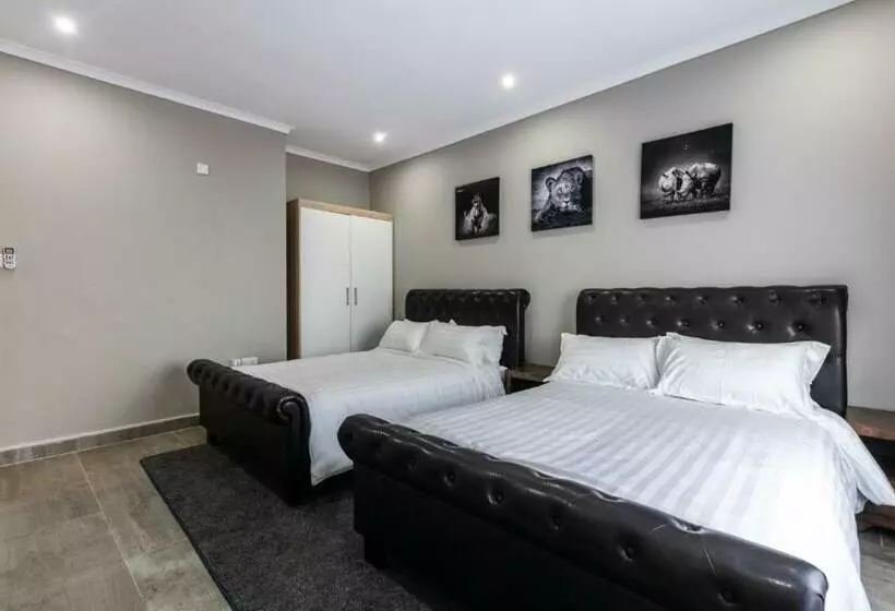پانسیون Gemstone Suites