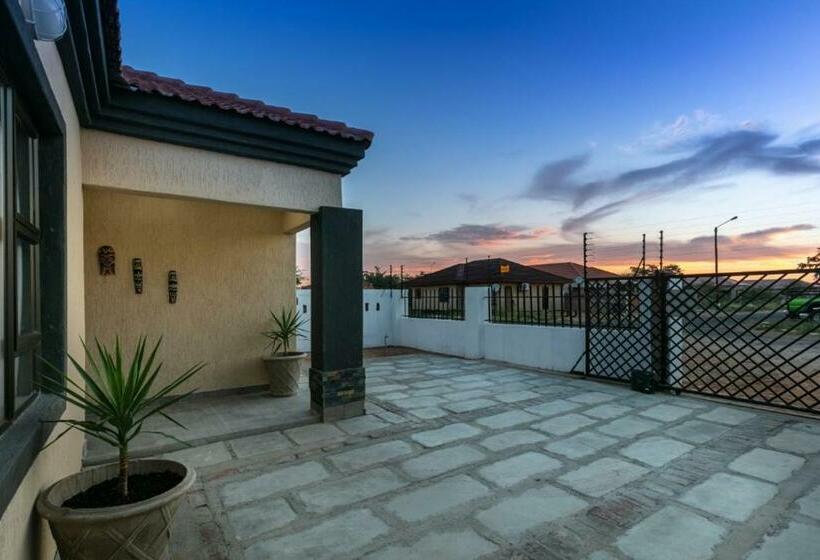 پانسیون Gemstone Suites