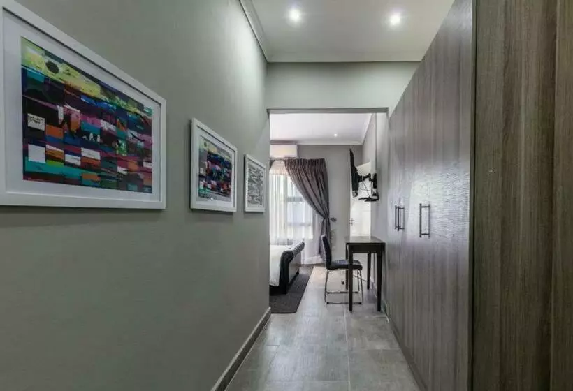 پانسیون Gemstone Suites