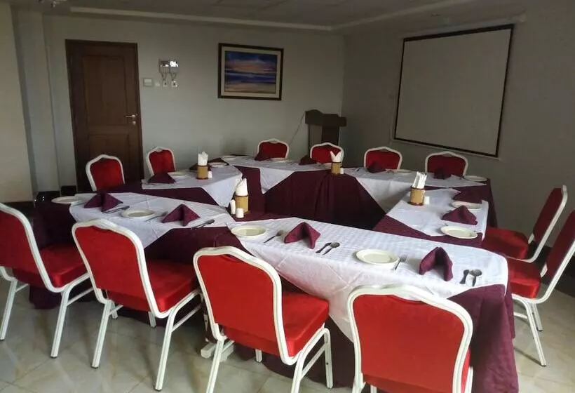 Hotel Prinias
