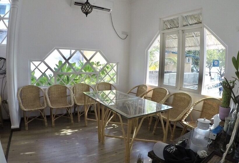 تختخواب و صبحانه Island Side Gulhi