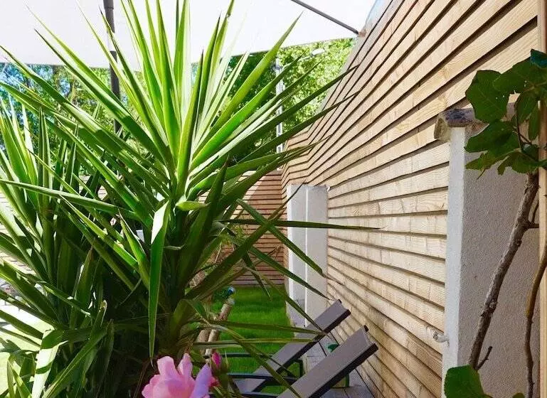 Aamiaismajoitus (B&B) La Domitia   Maison D Hôtes, Spa & Massages