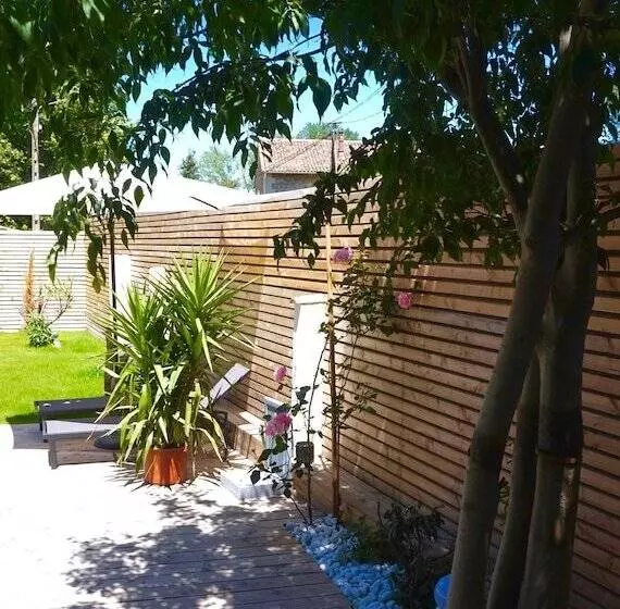 Aamiaismajoitus (B&B) La Domitia   Maison D Hôtes, Spa & Massages