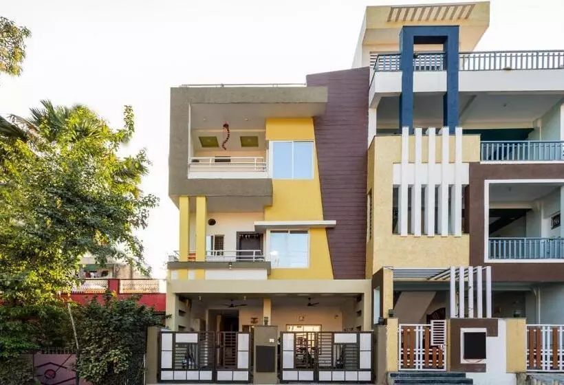 ホテル Flagship Om Gulmohar Avenue