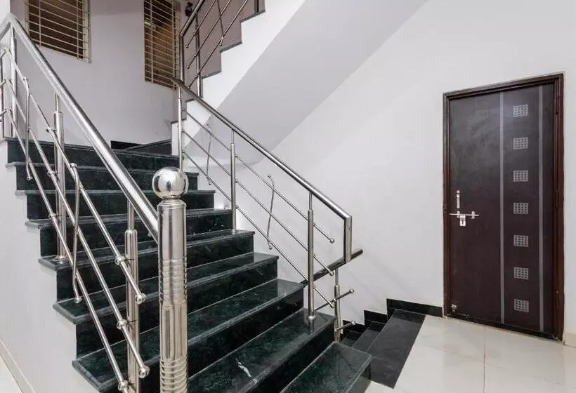 ホテル Flagship Om Gulmohar Avenue