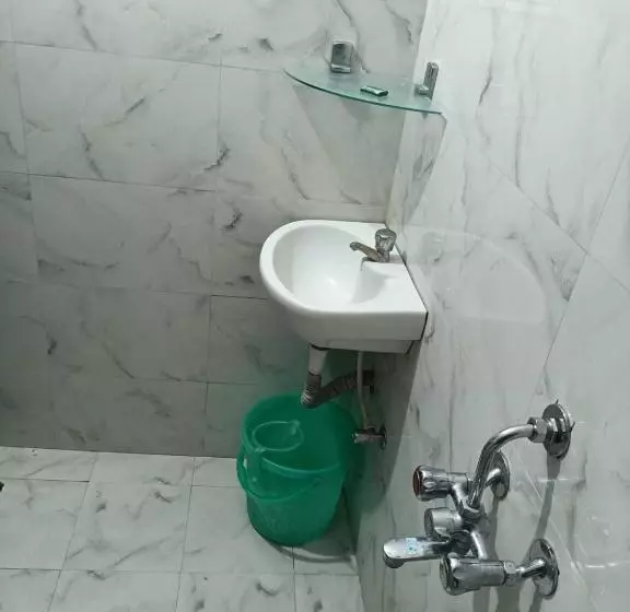 ホテル Flagship Om Gulmohar Avenue