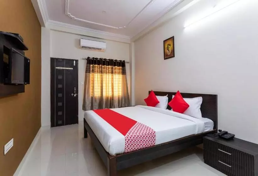 ホテル Flagship Om Gulmohar Avenue