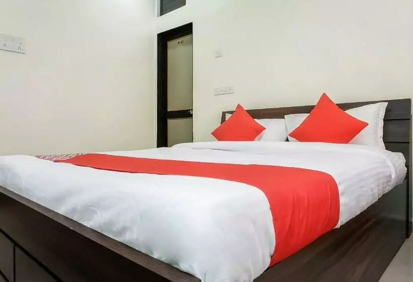 Oyo 30608 Hotel Kohinoor