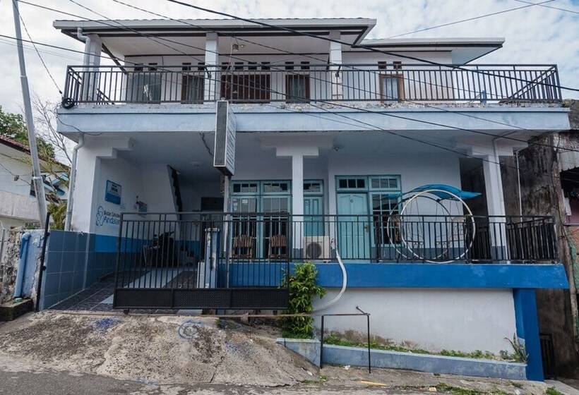 פנסיון Reddoorz Syariah @ Ahmad Yani Street Balikpapan