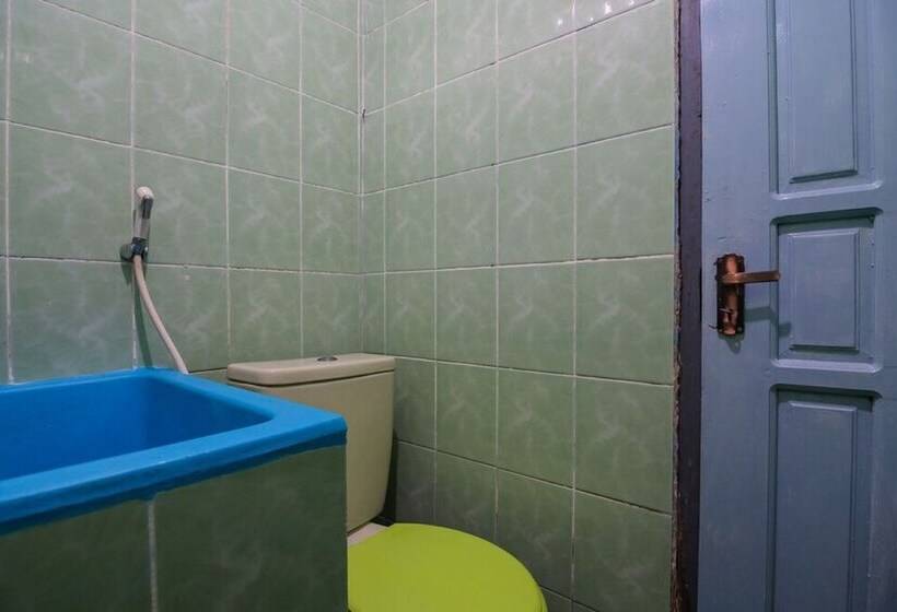 פנסיון Reddoorz Syariah @ Ahmad Yani Street Balikpapan