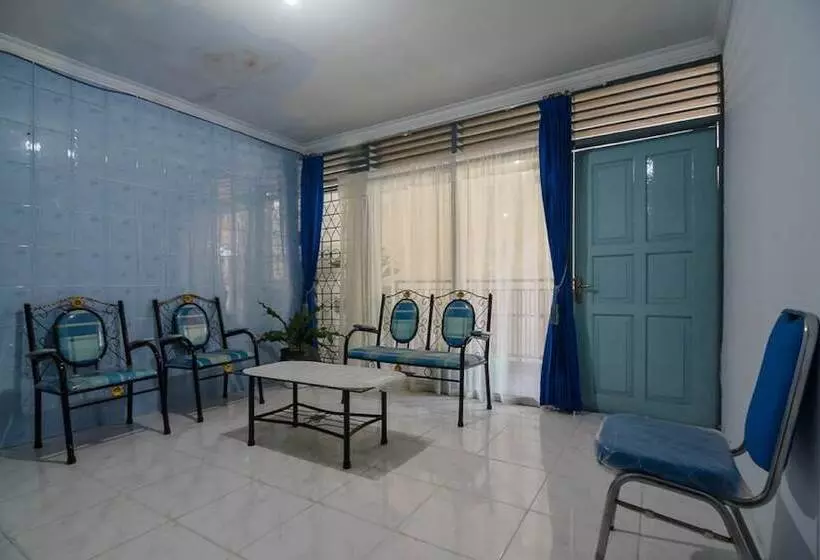 ペンション Reddoorz Syariah @ Ahmad Yani Street Balikpapan