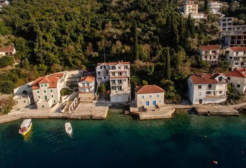پانسیون Villa Del Mare