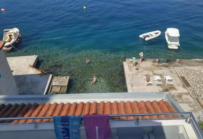 پانسیون Villa Del Mare