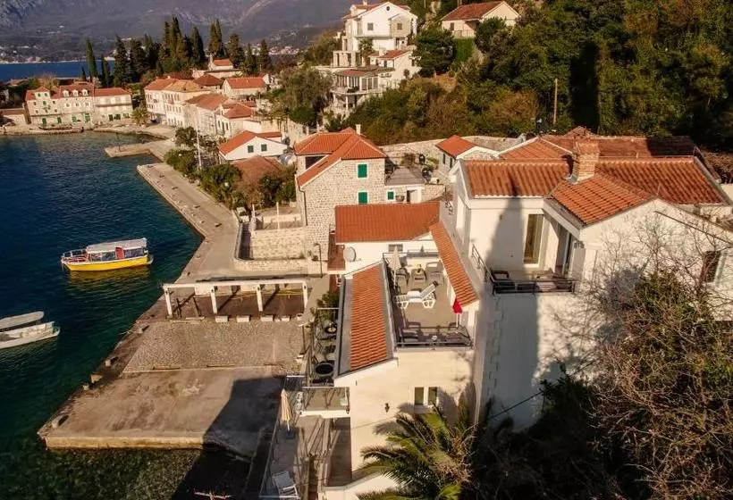 پانسیون Villa Del Mare