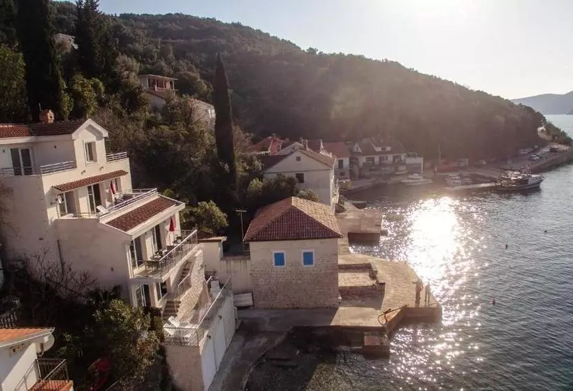 پانسیون Villa Del Mare