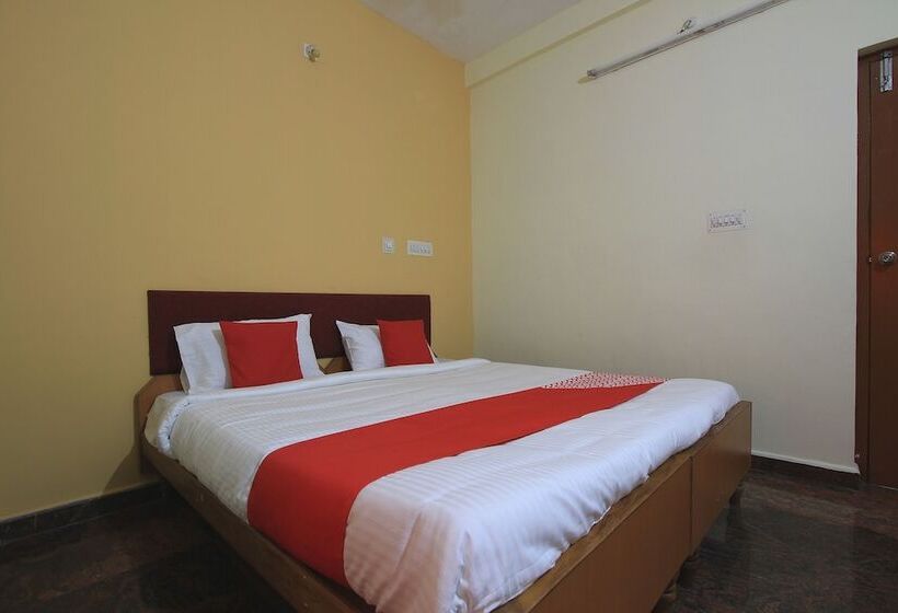 Hotel Oyo 29159 Varsha Boarding And Lodging