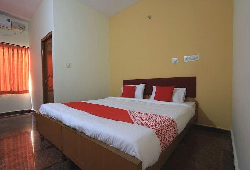 Hotel Oyo 29159 Varsha Boarding And Lodging