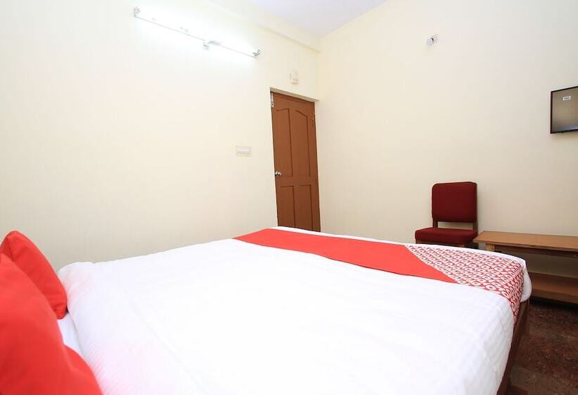 Hotel Oyo 29159 Varsha Boarding And Lodging