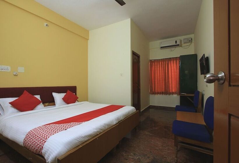 Hotel Oyo 29159 Varsha Boarding And Lodging