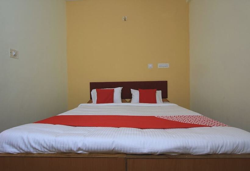 Hotel Oyo 29159 Varsha Boarding And Lodging