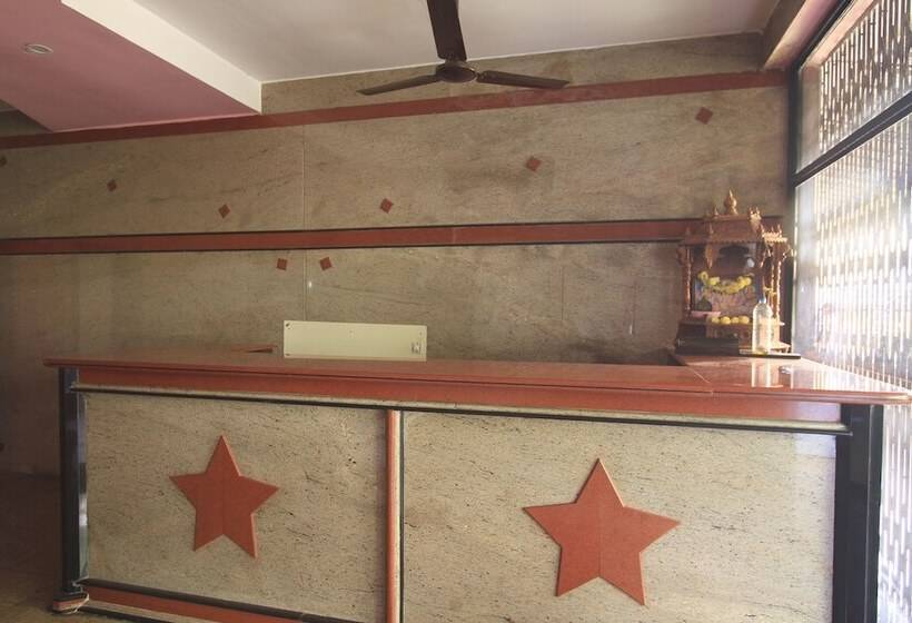 Hotel Oyo 29159 Varsha Boarding And Lodging