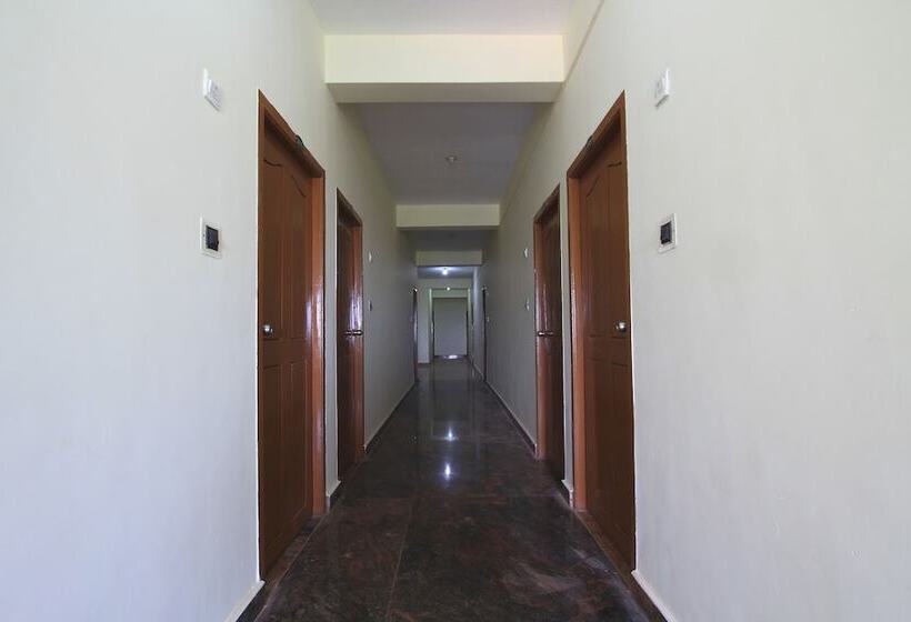 Hotel Oyo 29159 Varsha Boarding And Lodging