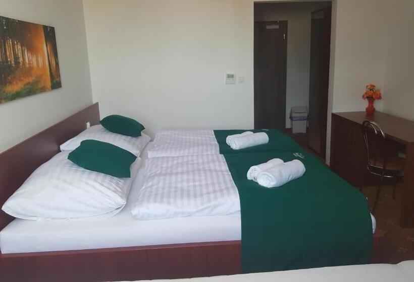 펜션 Penzión Poľovník