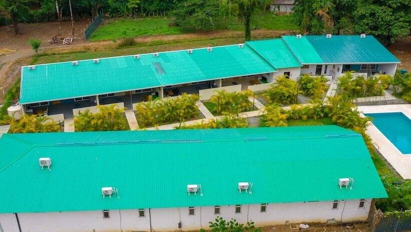 هاستل La Tica Y La Gata